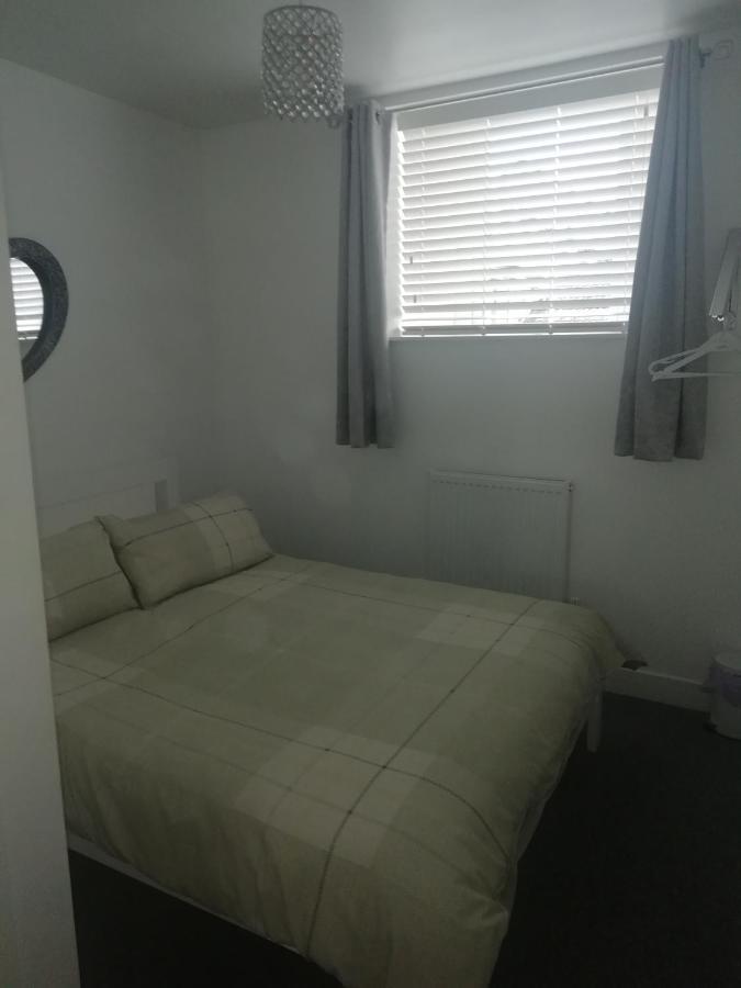The Antelope Hotel Merthyr Tydfil Esterno foto